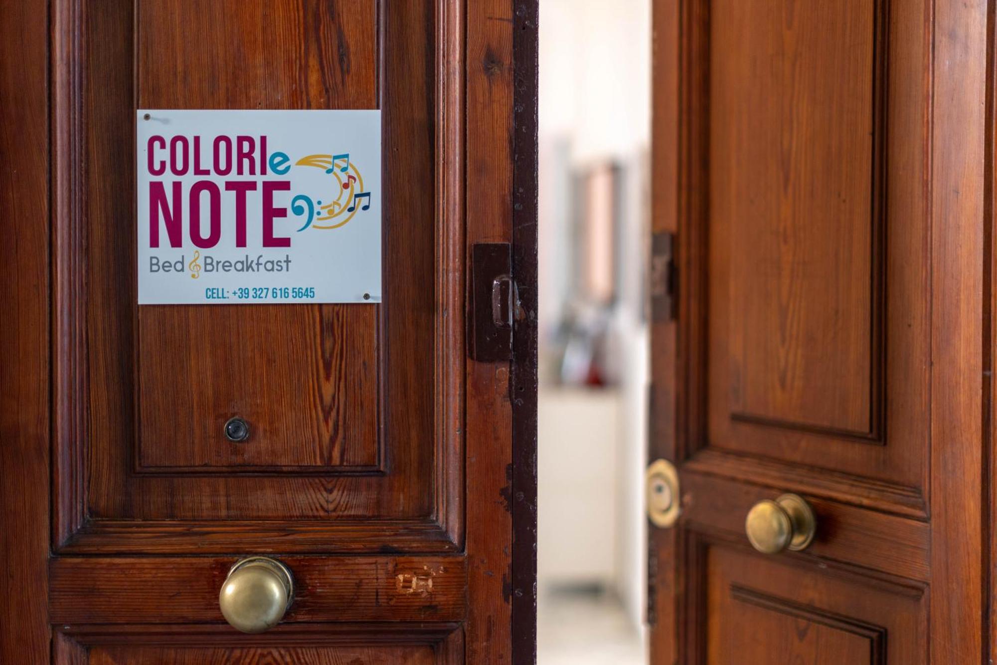 مبيت وإفطار نابولي Colori E Note المظهر الخارجي الصورة